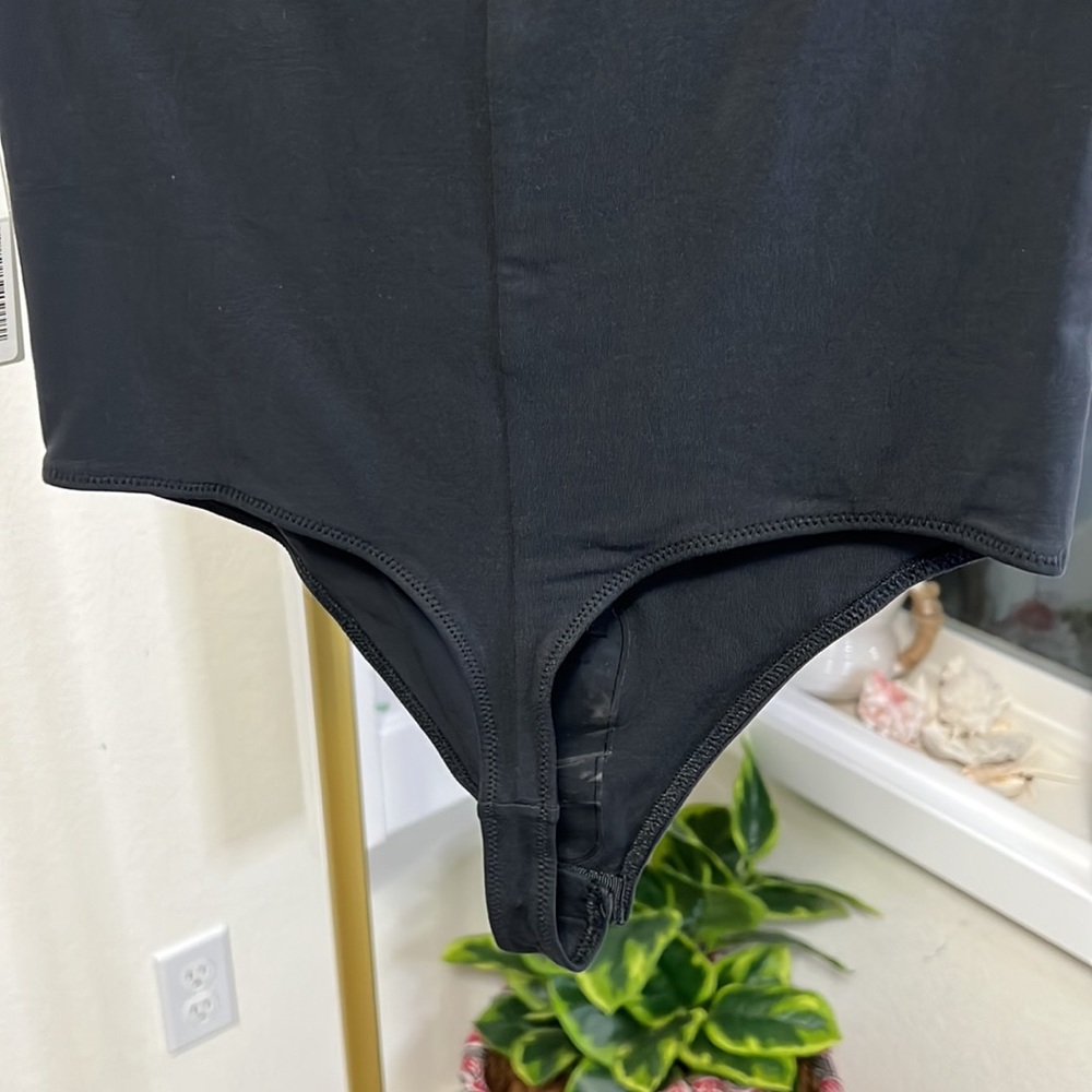 Everlane - Picture 8 of 8